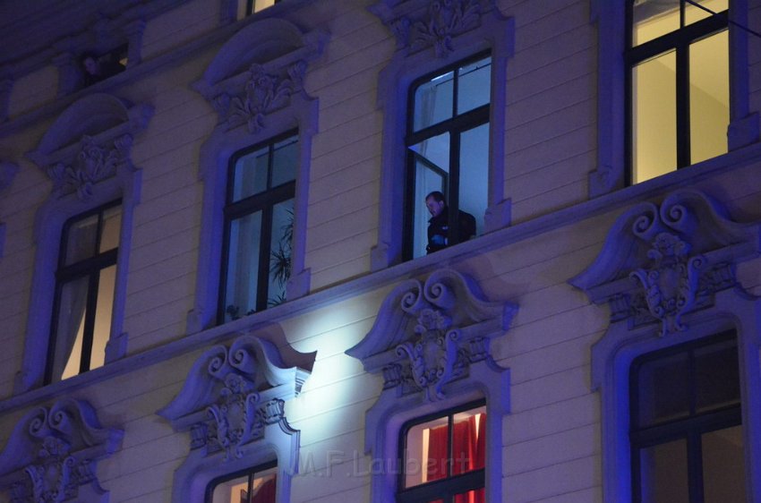 Person aus Fenster gefallen Koeln Am Weidenbach P17.JPG